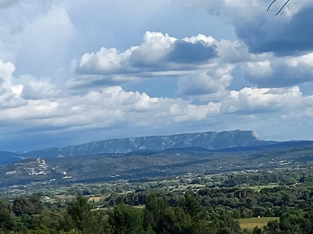 مبيت وإفطار Villelaure Les Cigales المظهر الخارجي الصورة